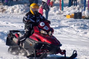 Готовьте снегоходы к гонкам в Усть-Баяке