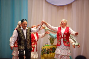 Районный фестиваль творчества пожилых людей «Родники Урала» вновь собрал творческих и активных жителей Красноуфимского района.