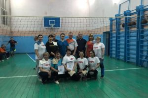 Женские команды сразились в волейболе перед праздником 8 Марта
