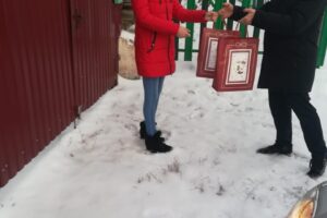 Дети медицинских работников в Красноуфимском районе получают подарки в рамках Общероссийской акции 